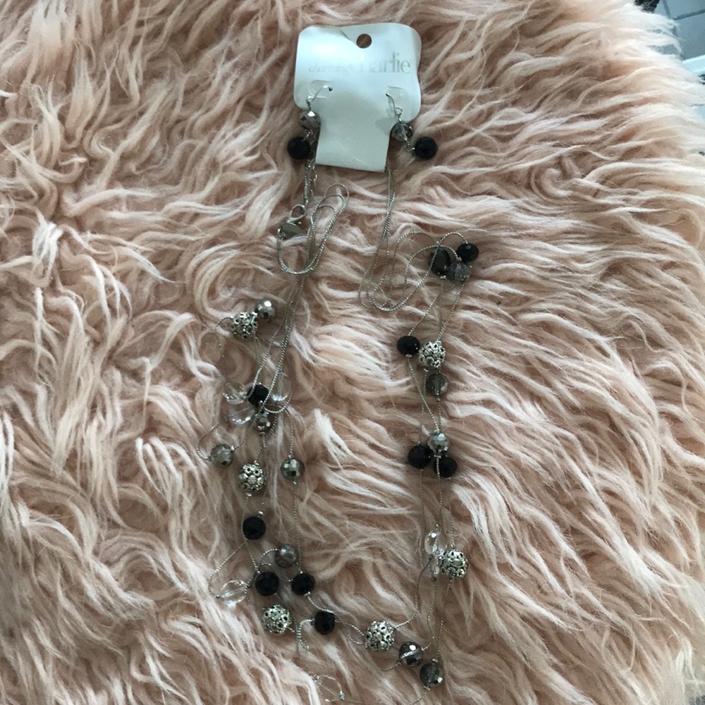 NWT charming Charlie’s necklace set